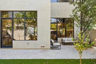 Scottsdale, AZ Office - 8722 E Via de Commercio