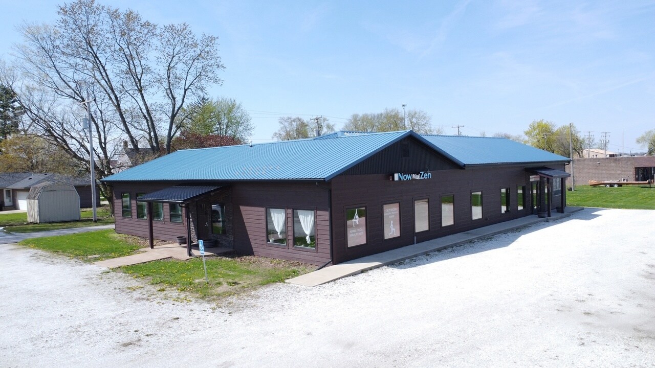 1015 Colfax St, Crescent City, IL for Sale