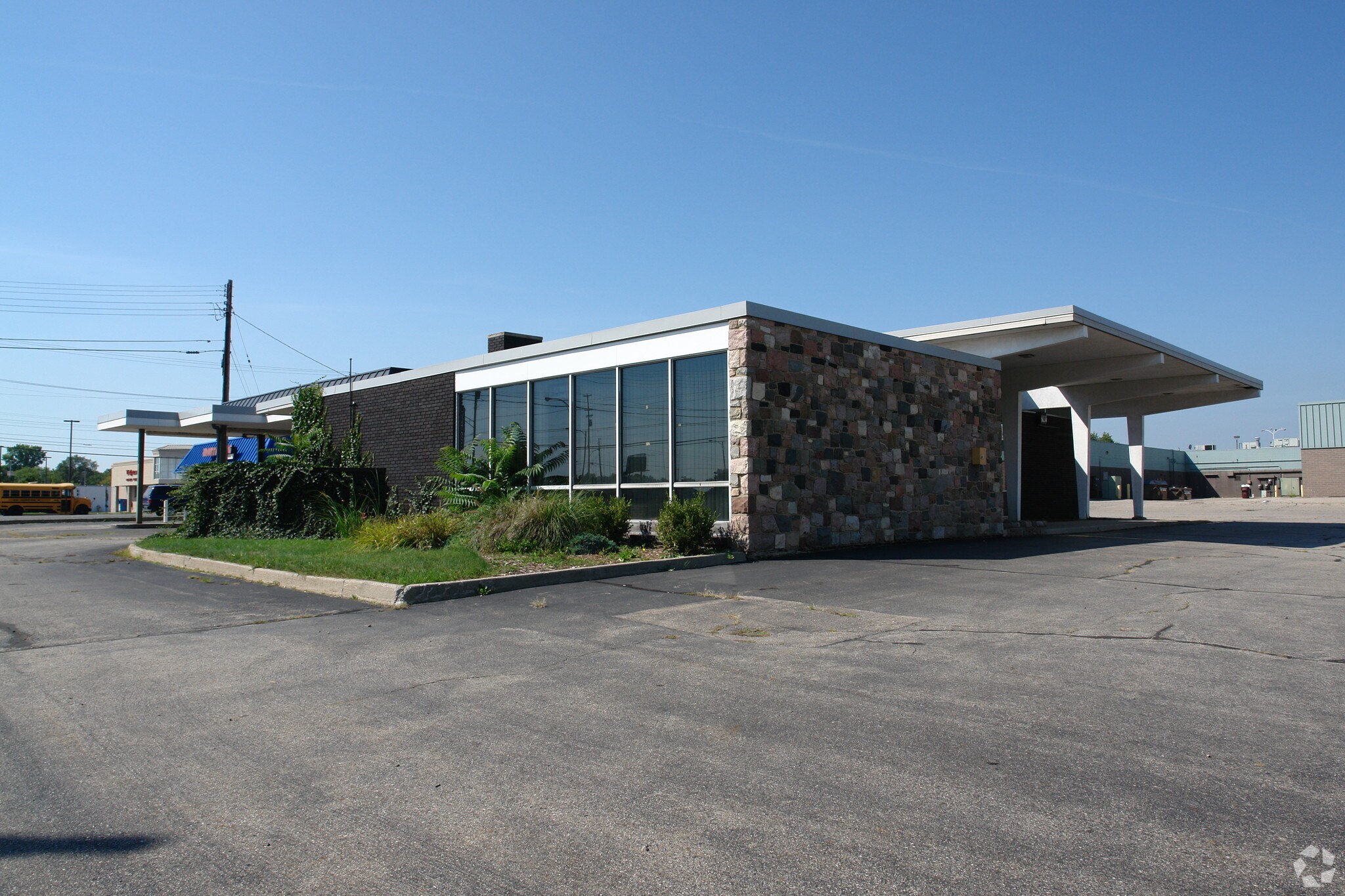 3316 S Martin Luther King Jr Blvd, Lansing, MI for Rent