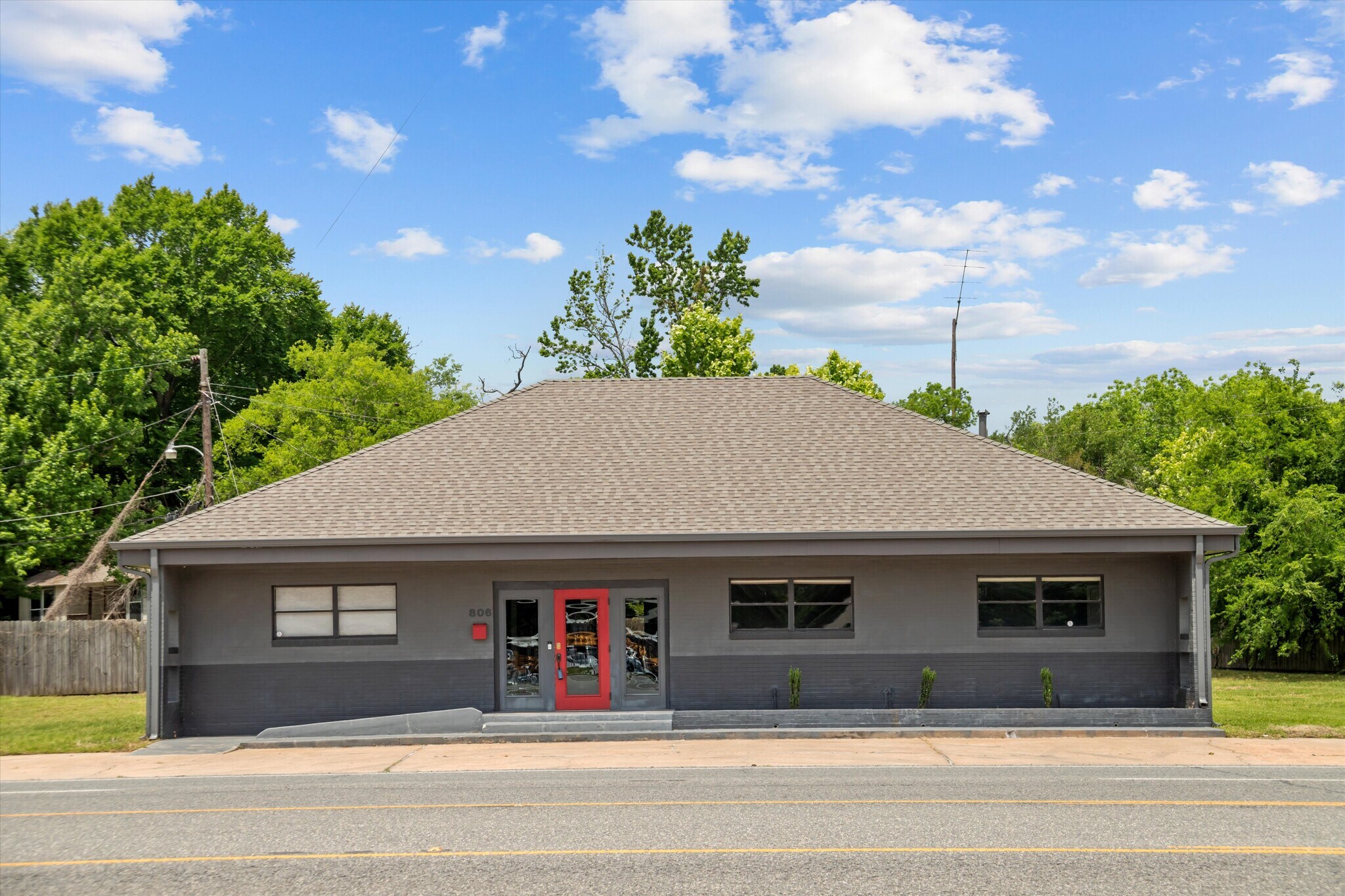 806 S Timberland Dr, Lufkin, TX for Sale