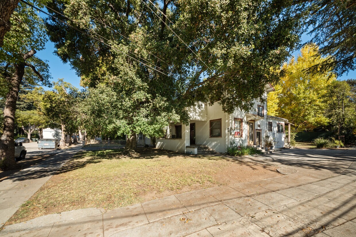 562 N Madison Ave, Pasadena, CA for Sale