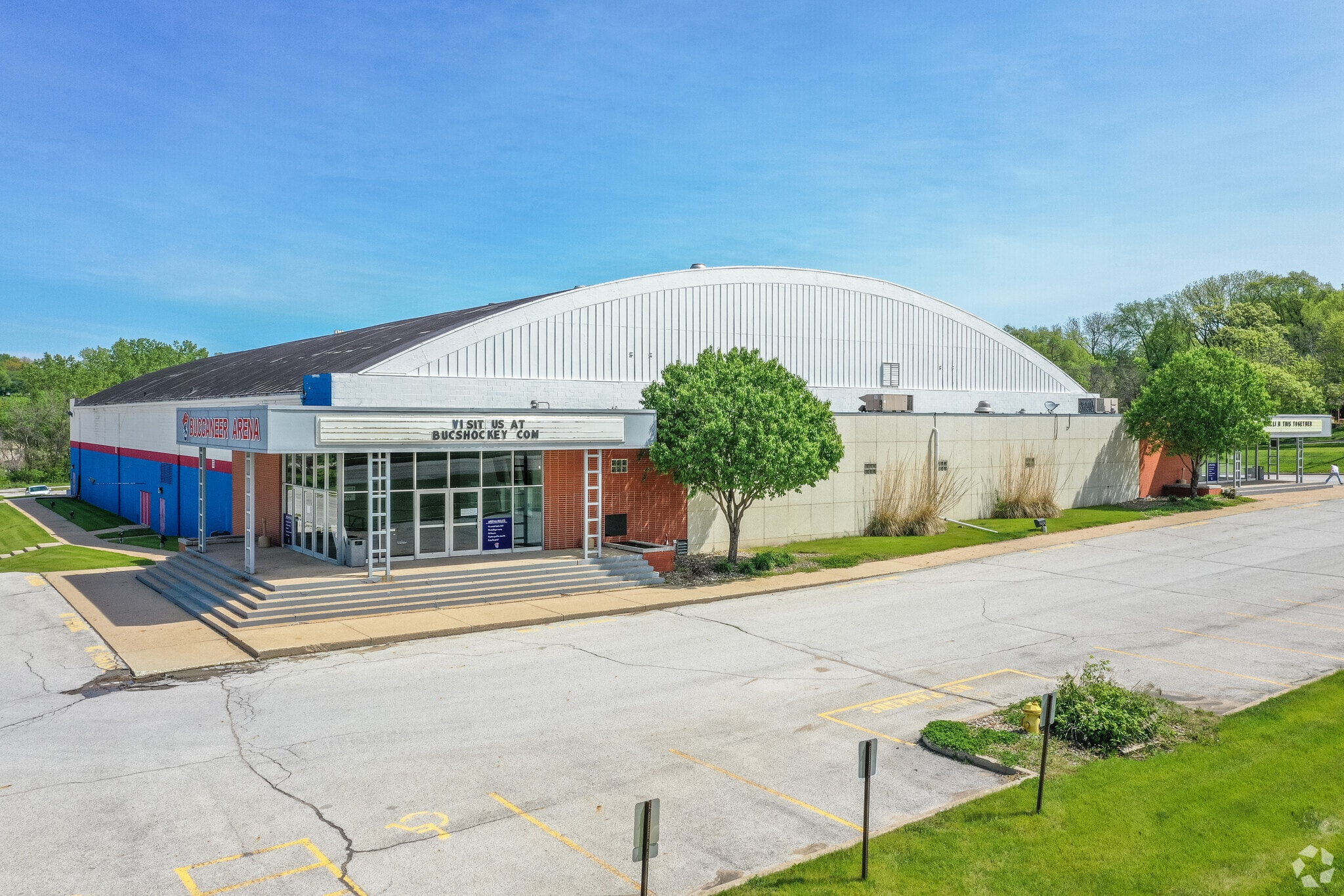 7201 Hickman Rd, Urbandale, IA for Sale