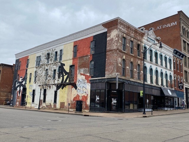 101-123 Main St, Dubuque, IA for Sale