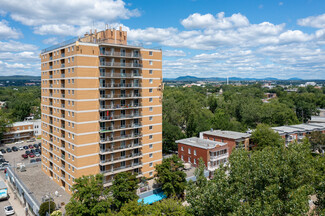 Québec, QC Office/Retail - 125 Boul Benoît-XV