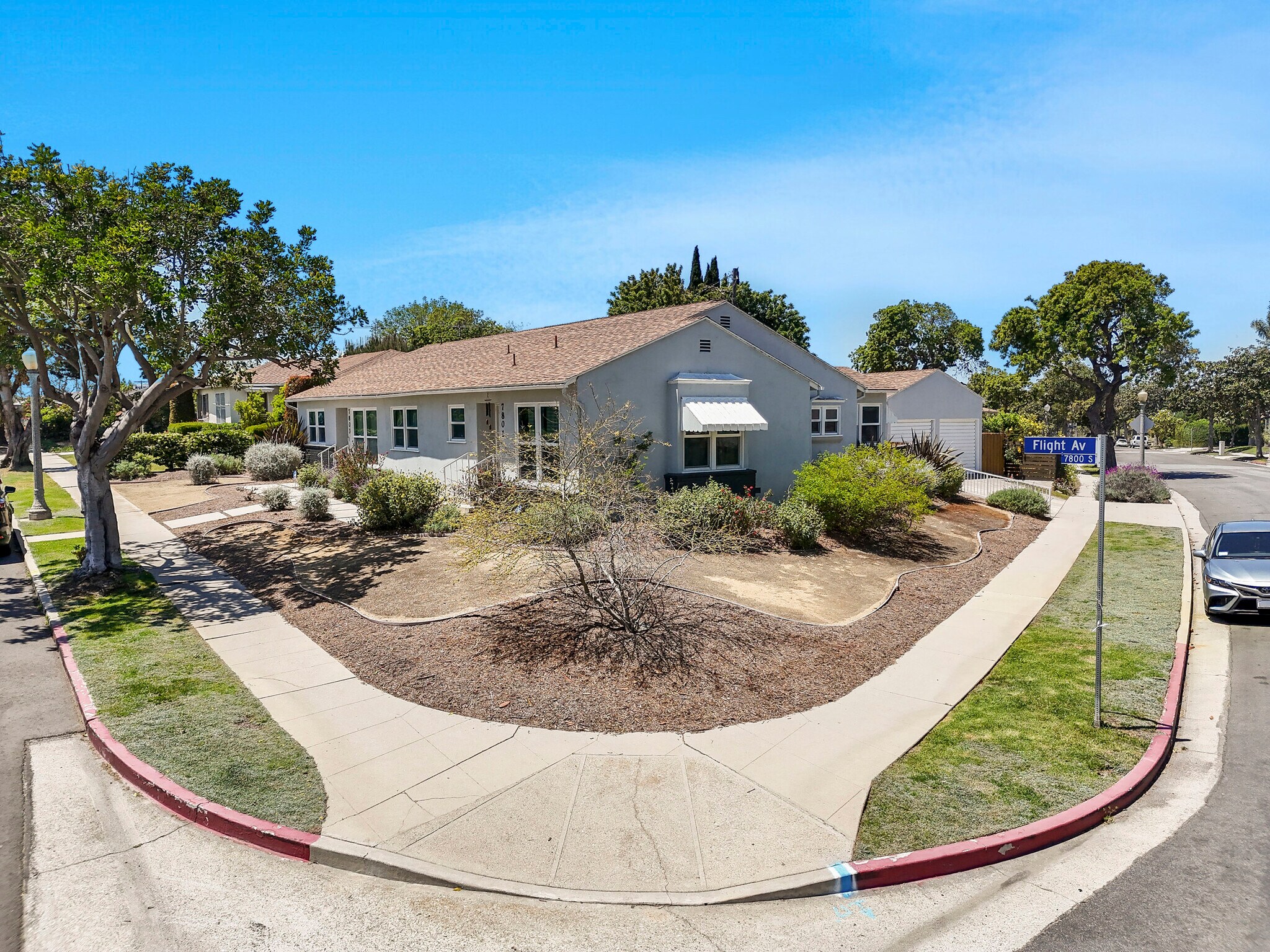 7801 Flight Ave, Los Angeles, CA for Sale