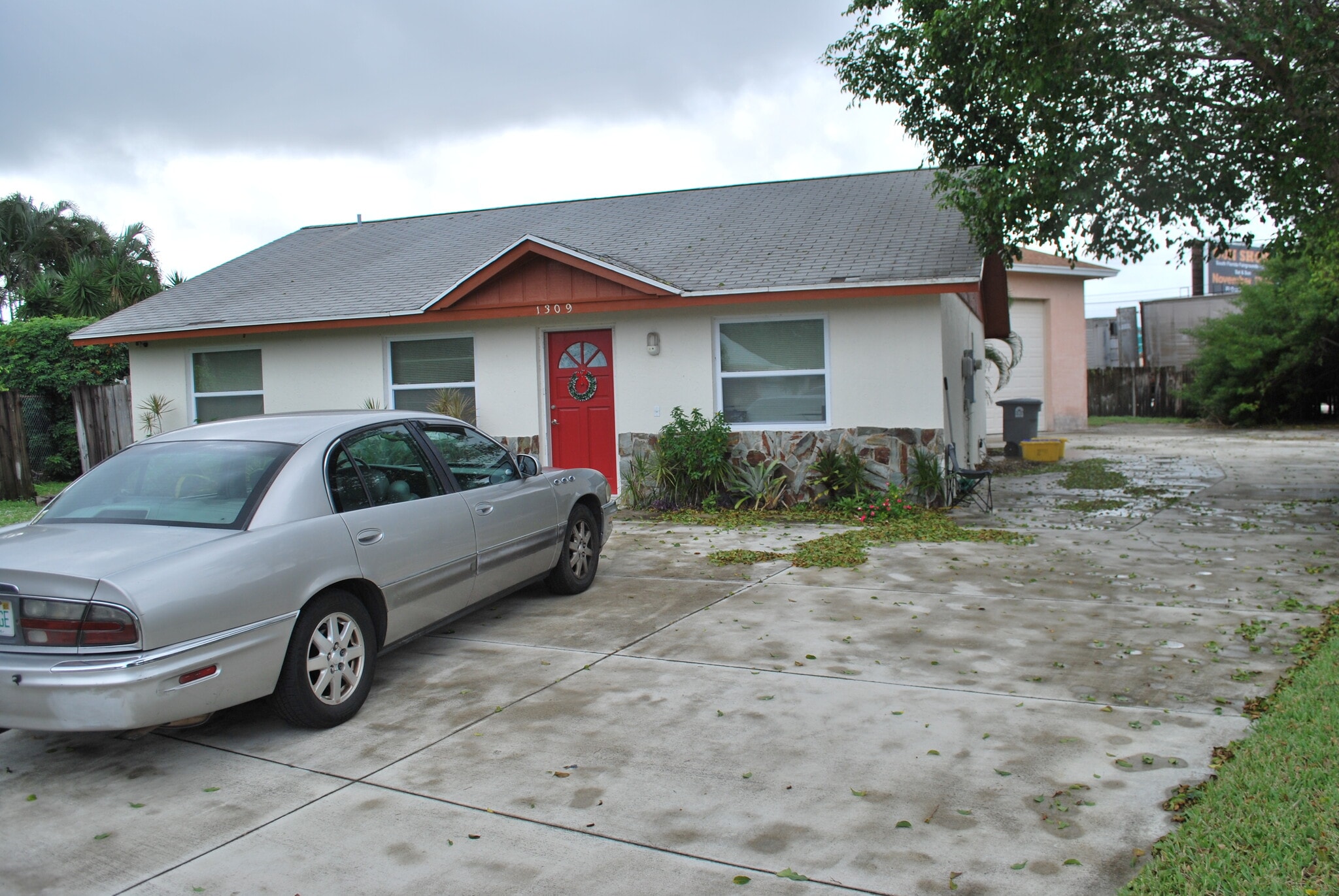 1309 W Frangipani Cir, Lake Worth, FL for Sale