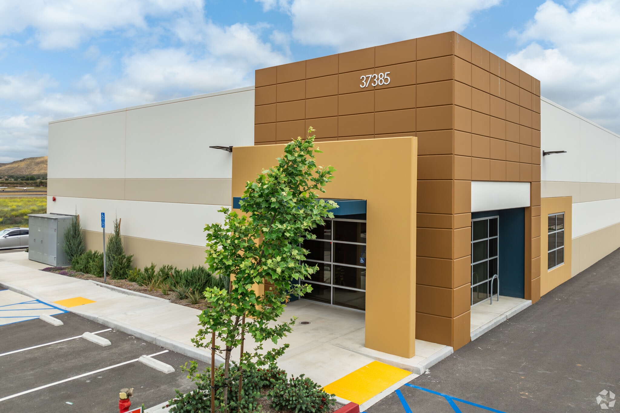 37385 Industry Way, Murrieta, CA for Rent