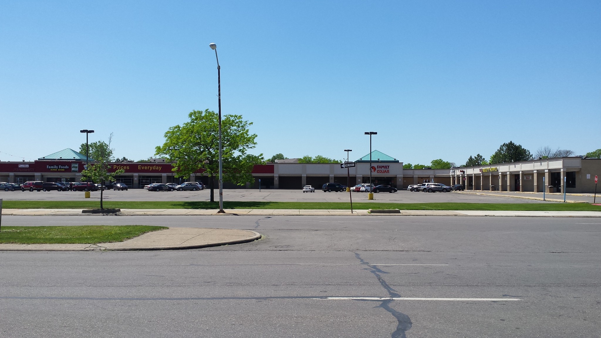8665-8681 Rosa Parks Blvd, Detroit, MI for Rent