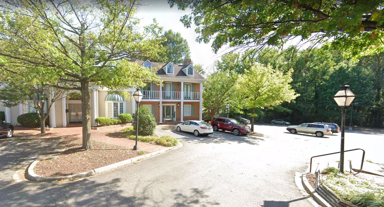 8800E Pear Tree Village Ct, Alexandria, VA for Rent