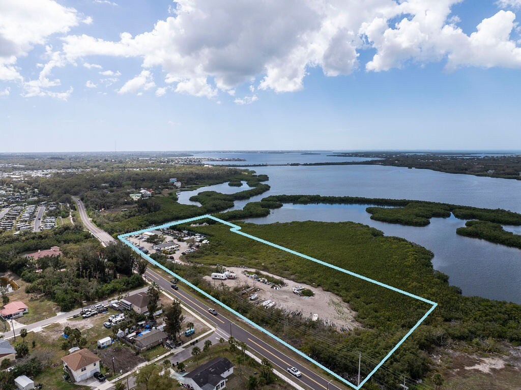 6817 Bayshore Rd, Palmetto, FL for Sale