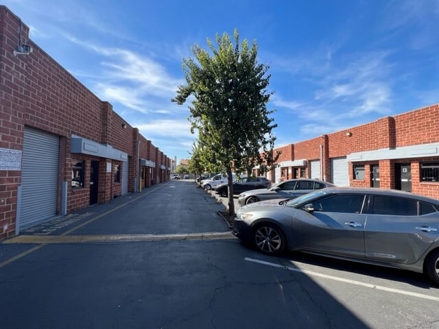 7411 Laurel Canyon Blvd, North Hollywood, CA for Rent