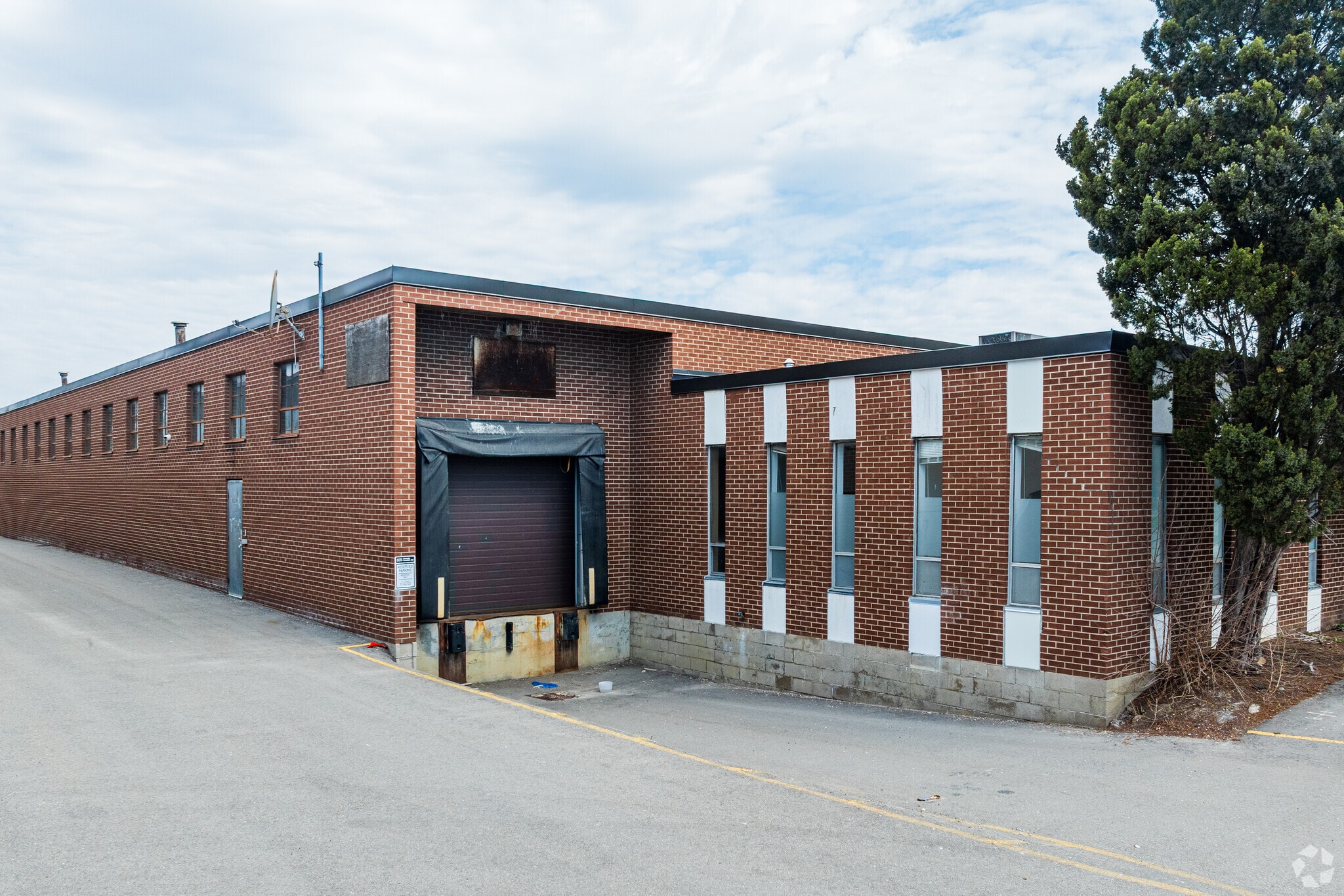 120 St Regis Cres, Toronto, ON for Rent