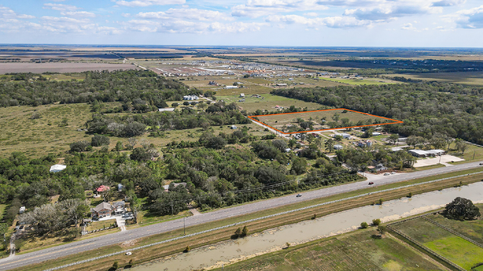 436 County 51 rd, Rosharon, TX for Sale