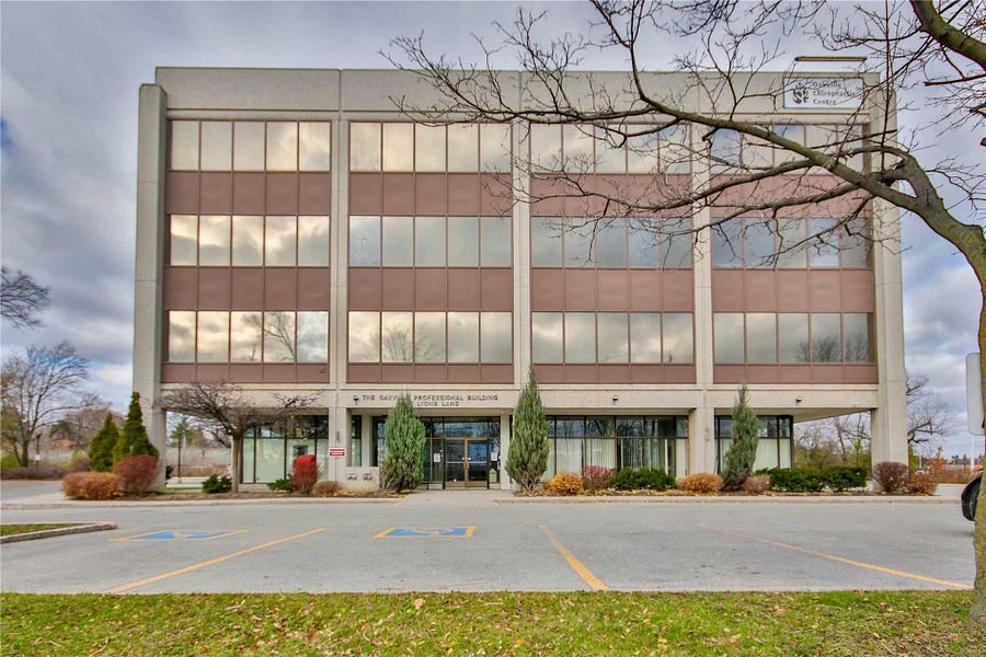 627 Lyons Ln, Oakville, ON for Sale