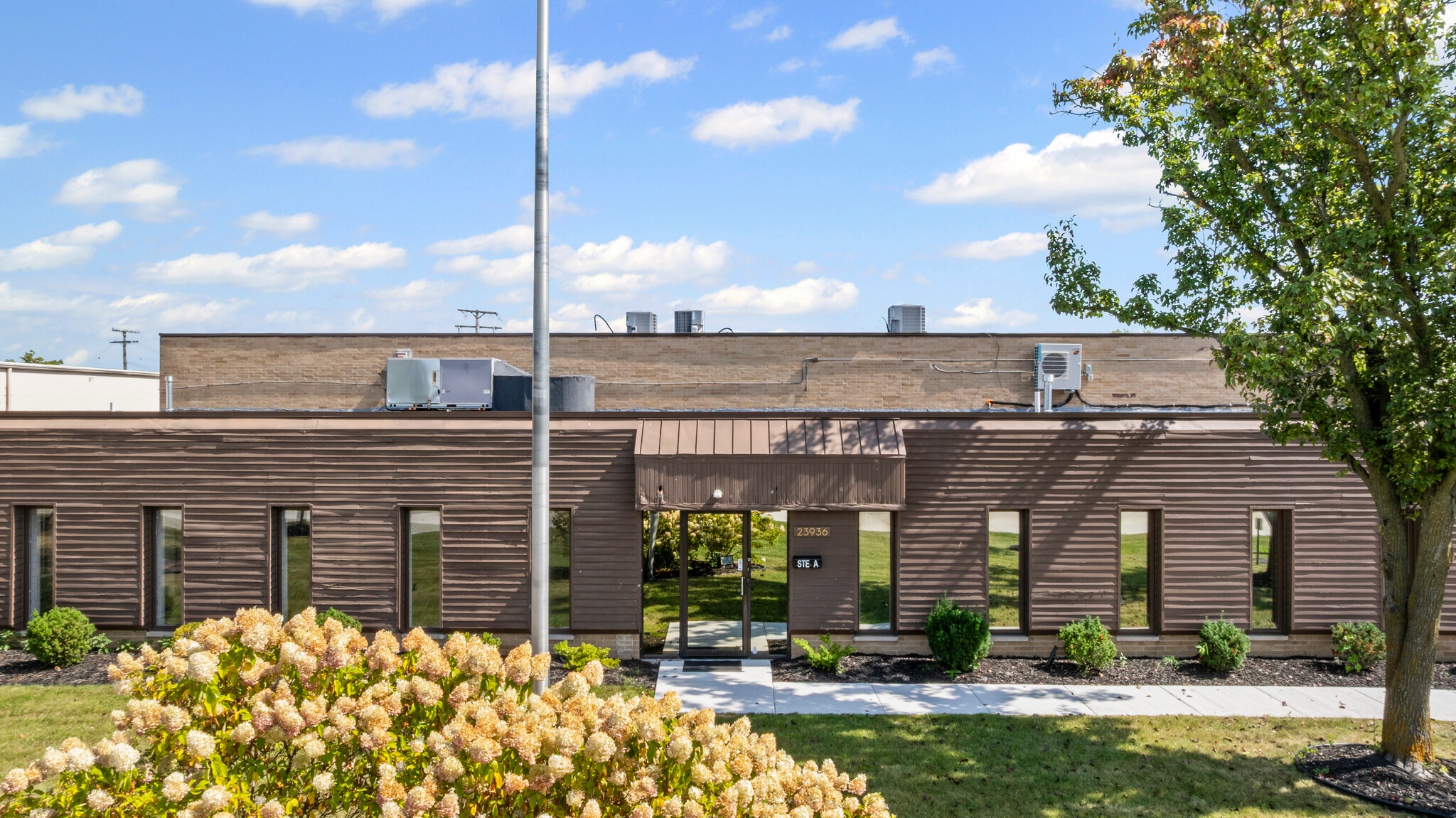 23936 Industrial Park Dr, Farmington Hills, MI for Sale