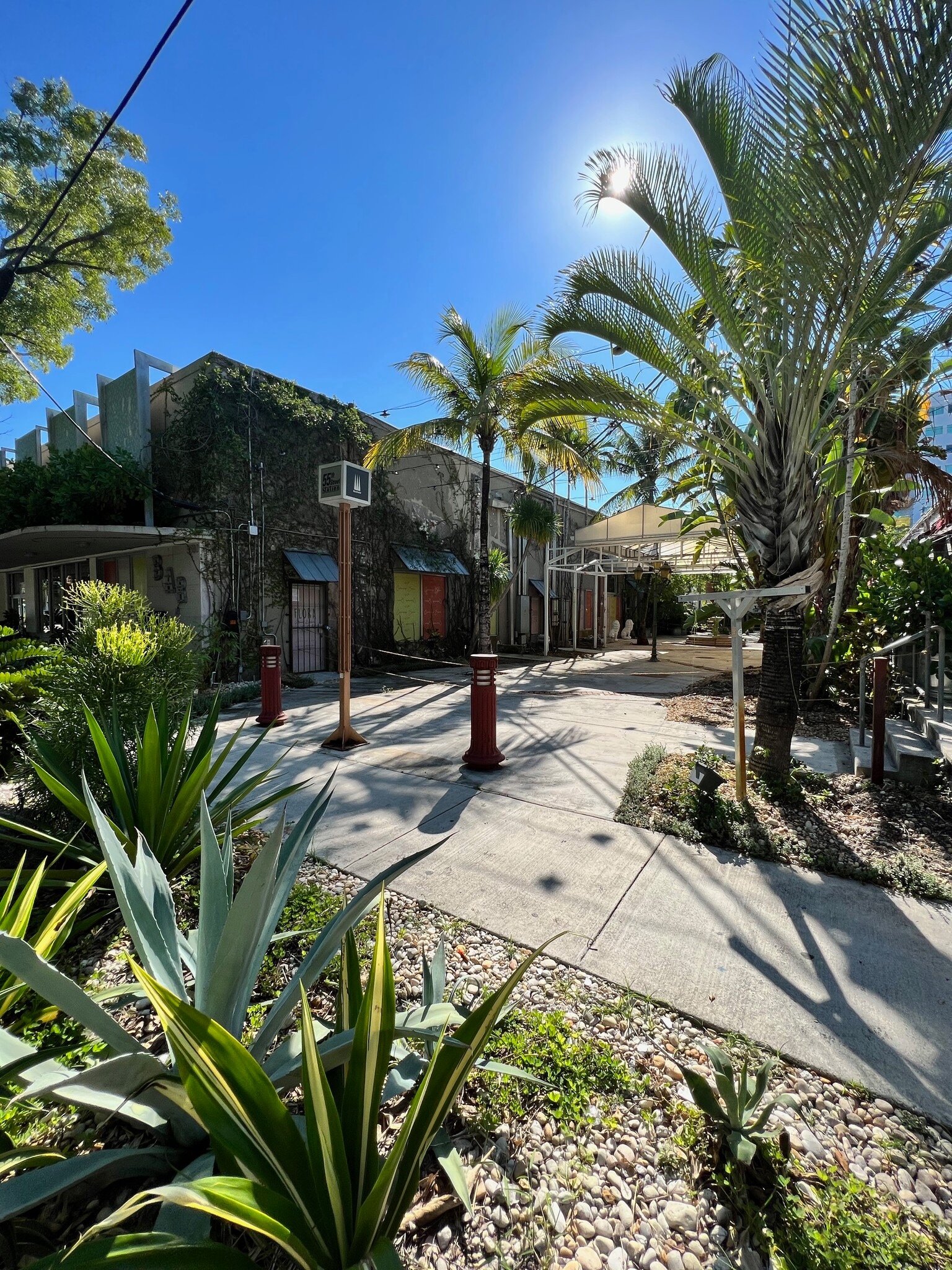 5582 NE 4th Ct, Miami, FL for Rent