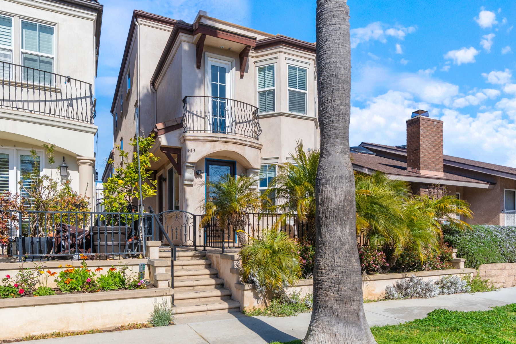 519 13th St, Huntington Beach, CA for Sale