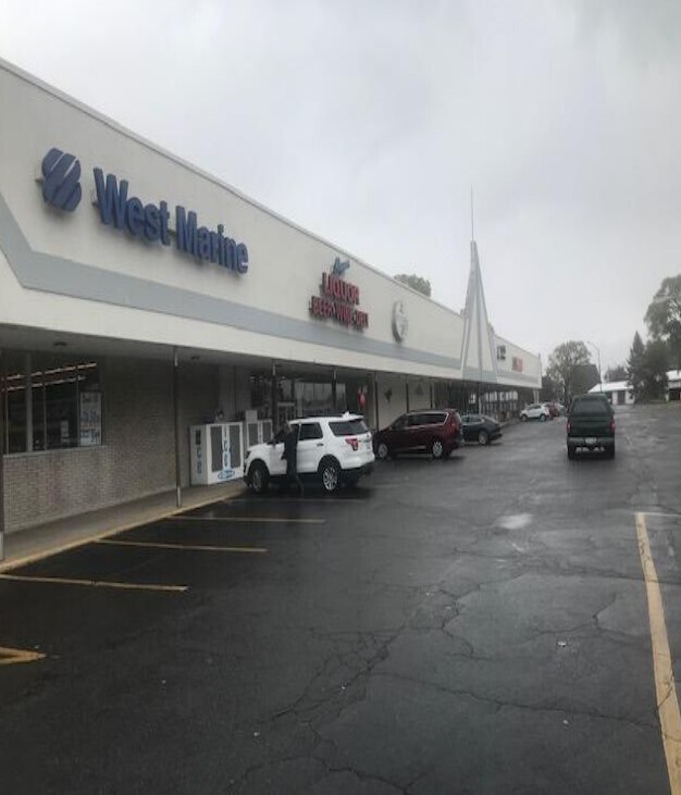 411-423 Michigan St, Algonac, MI for Rent