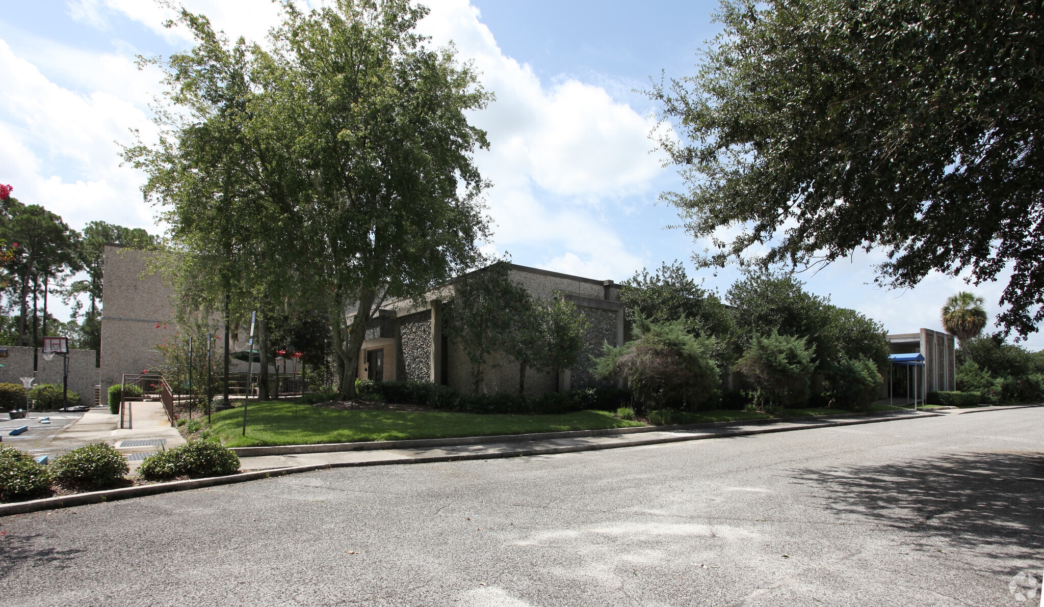 8230 Baycenter Rd, Jacksonville, FL for Rent