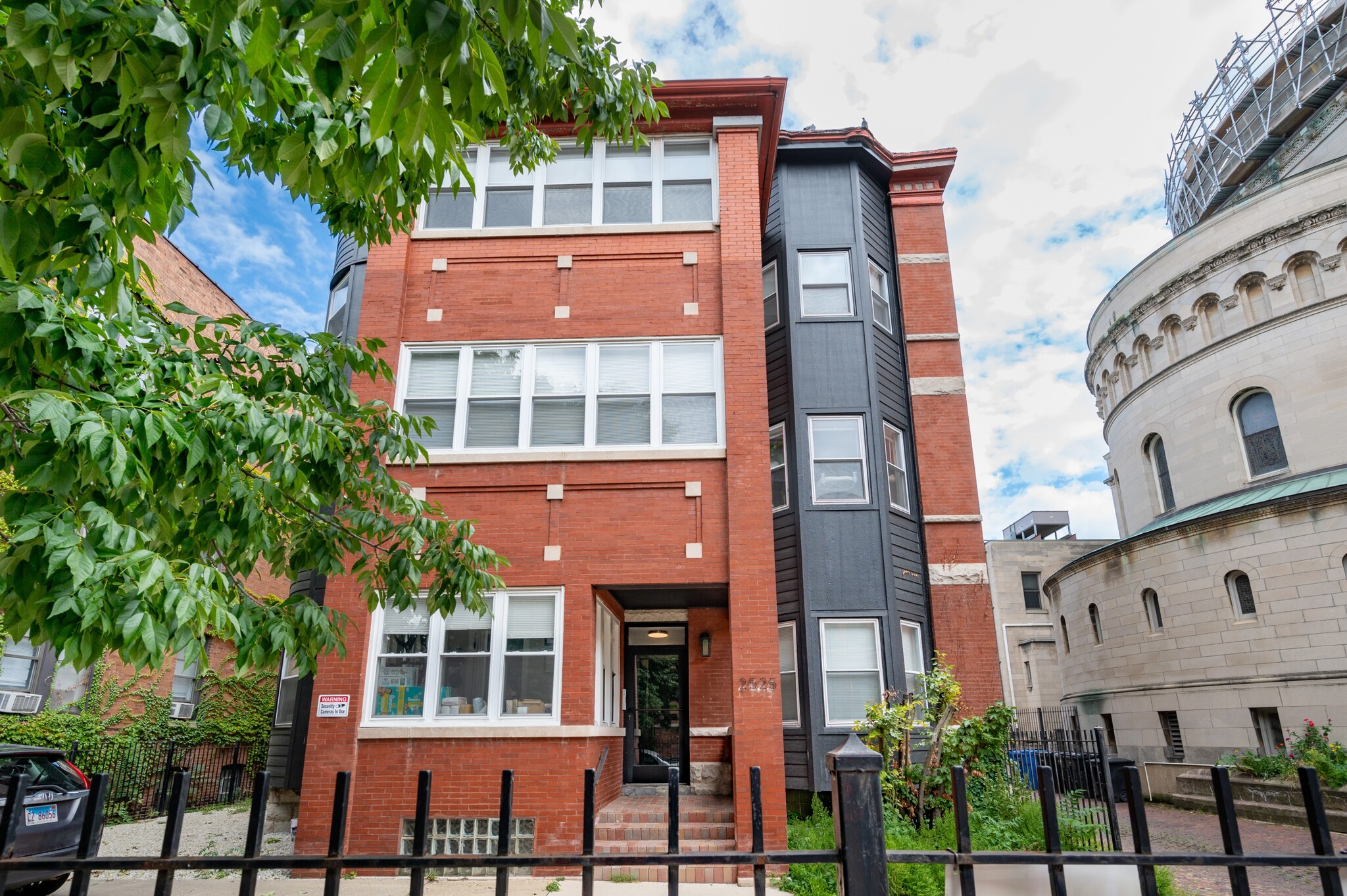 2525 N Orchard St, Chicago, IL for Sale