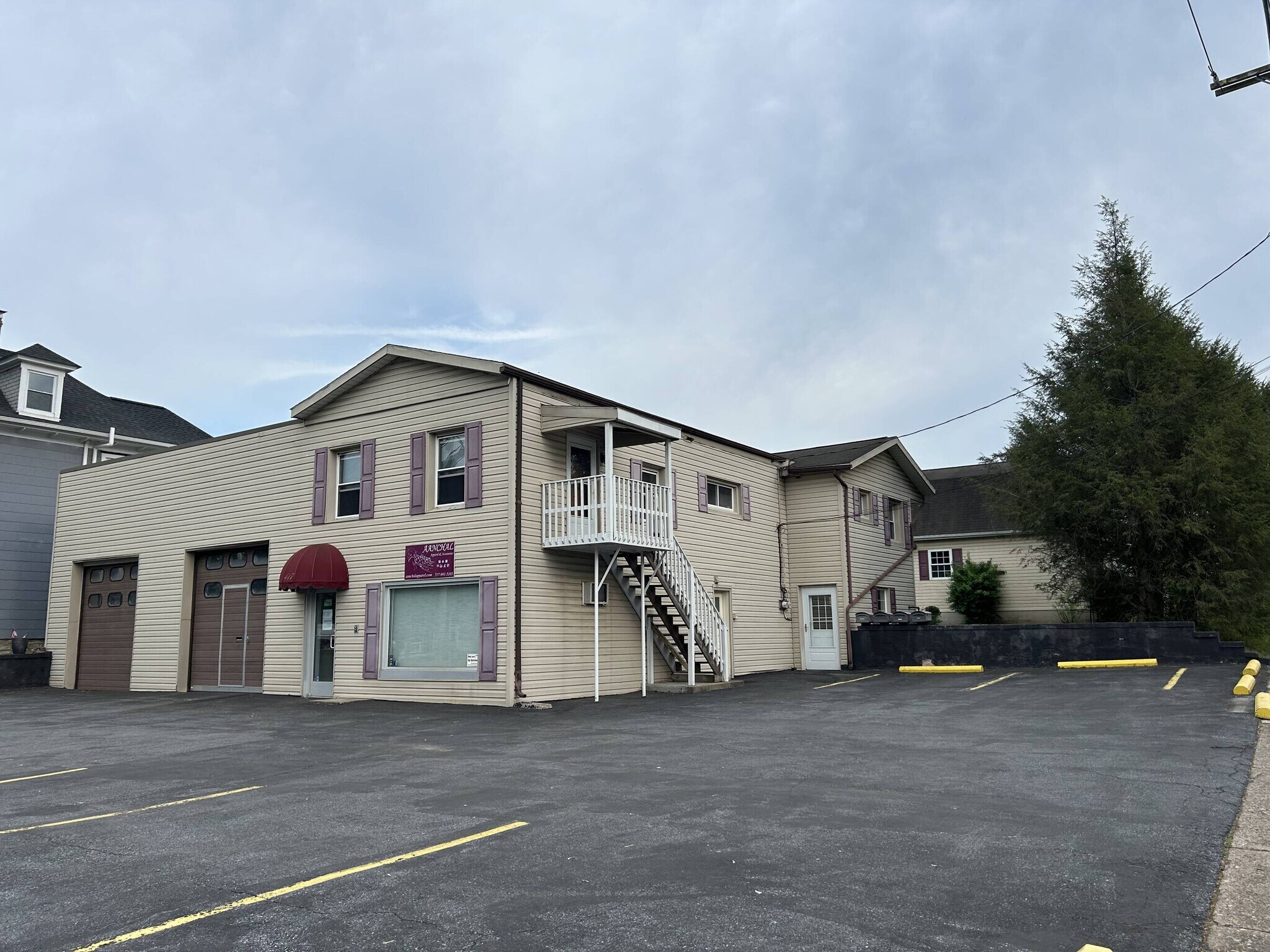 417 W Main St, Hummelstown, PA for Rent