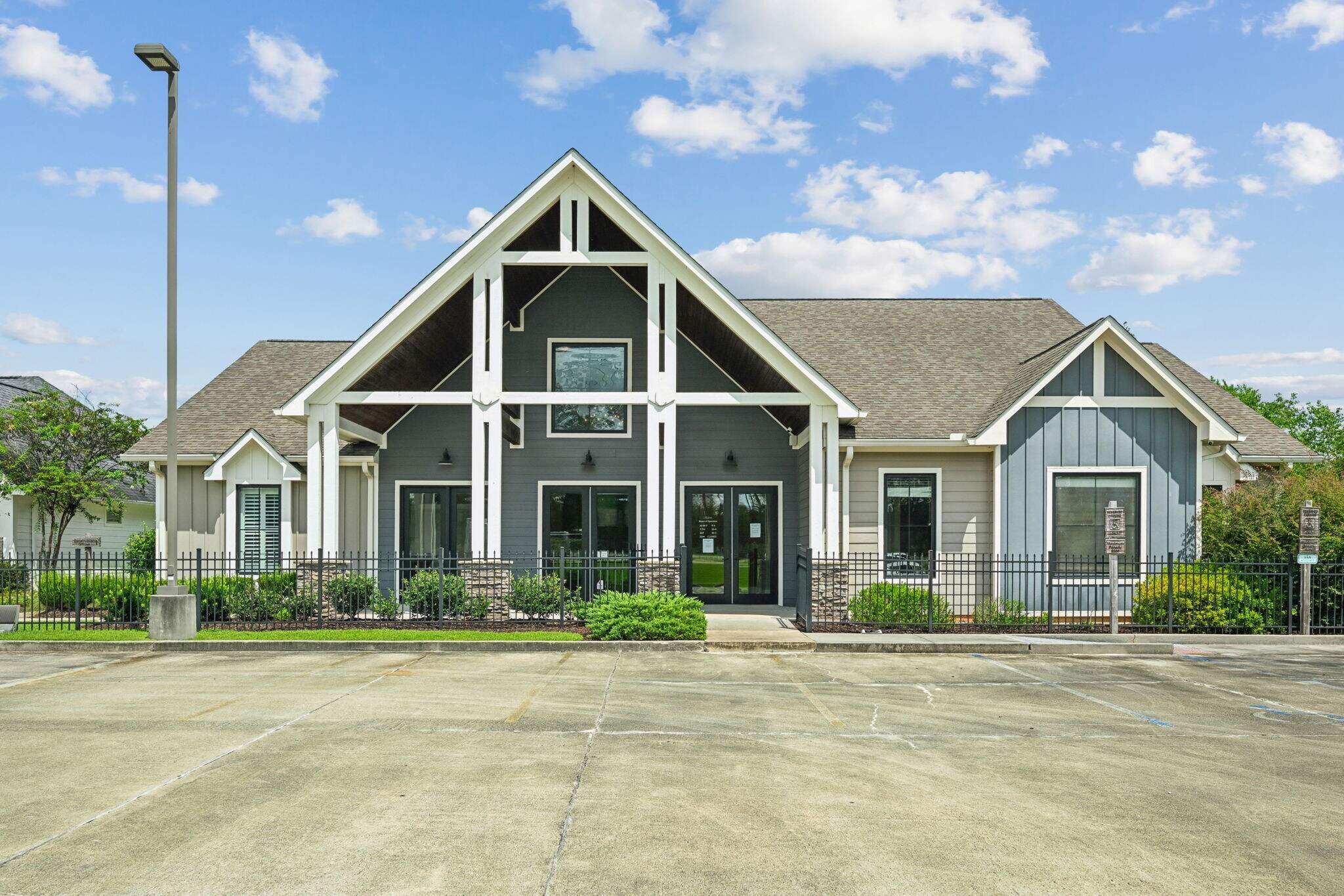 27735 James Chapel Rd N, Holden, LA for Sale