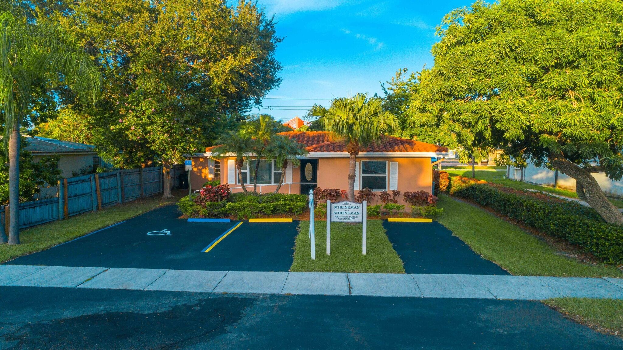 18 NE 2nd Ave, Dania Beach, FL for Sale