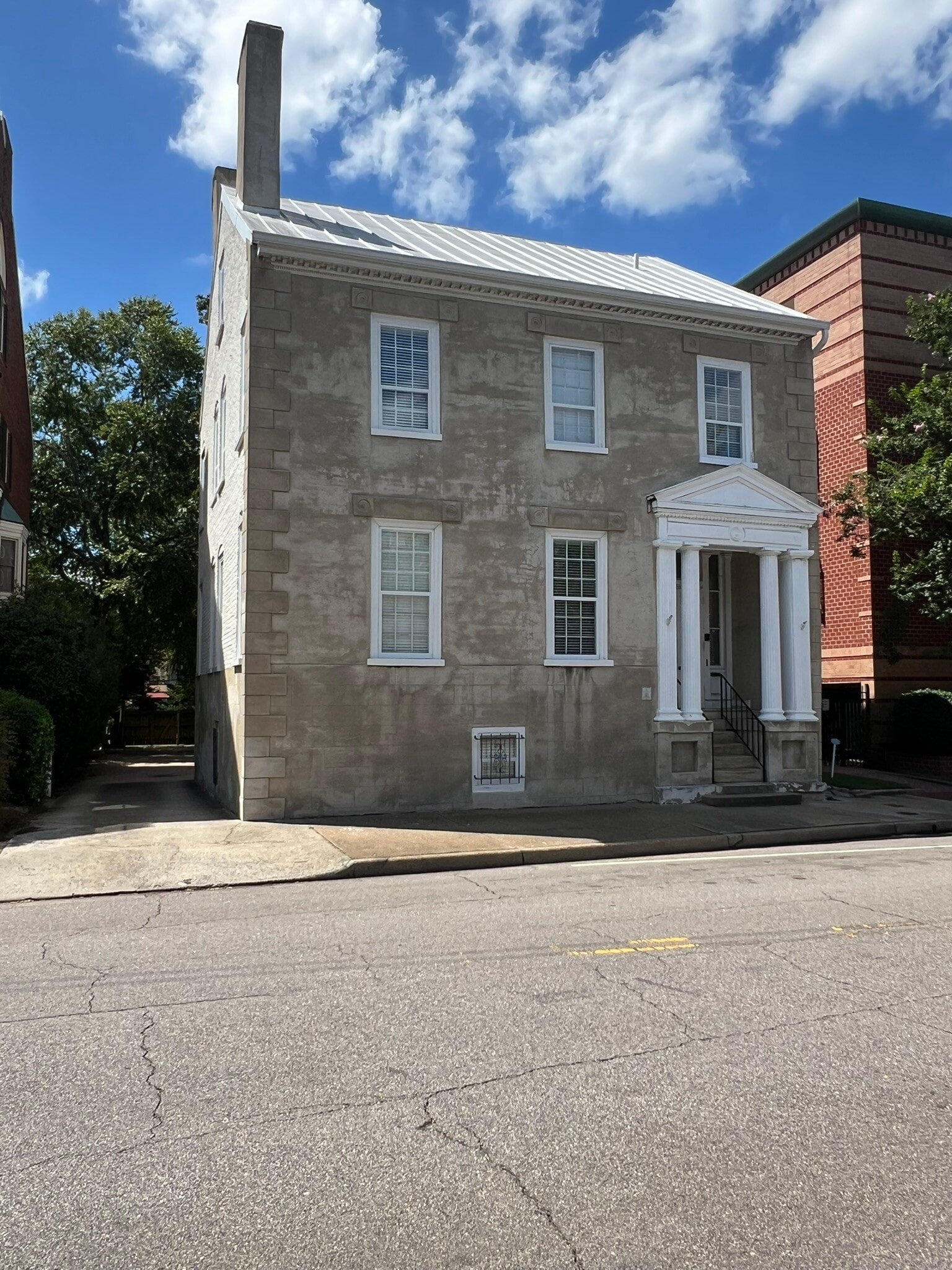 327 Duke St, Norfolk, VA for Sale