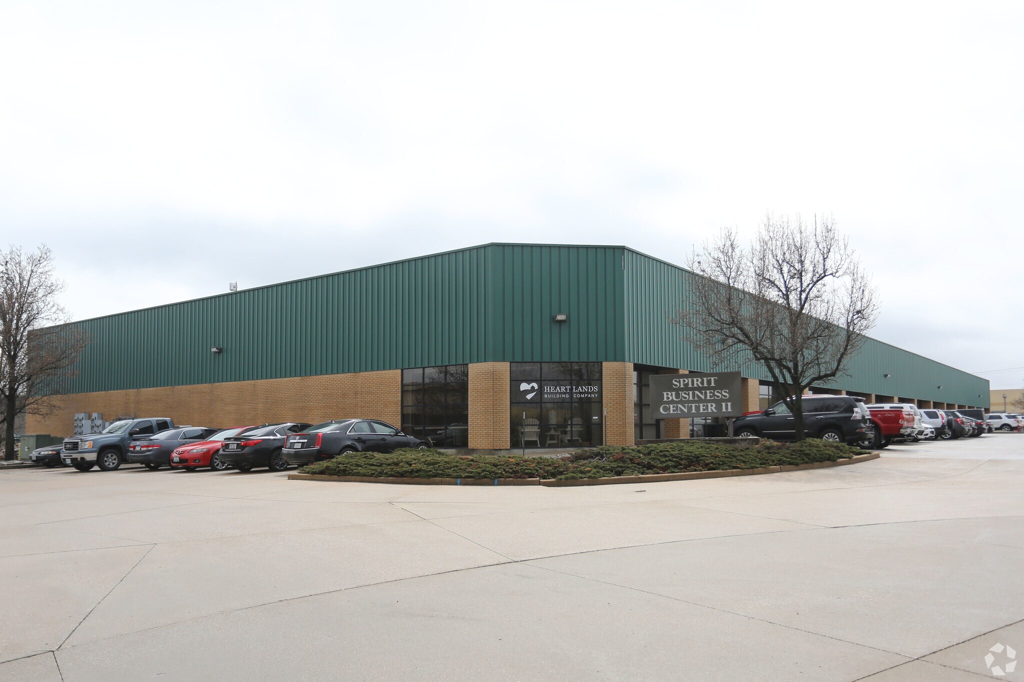 680 Crown Industrial Ct, Chesterfield, MO for Rent
