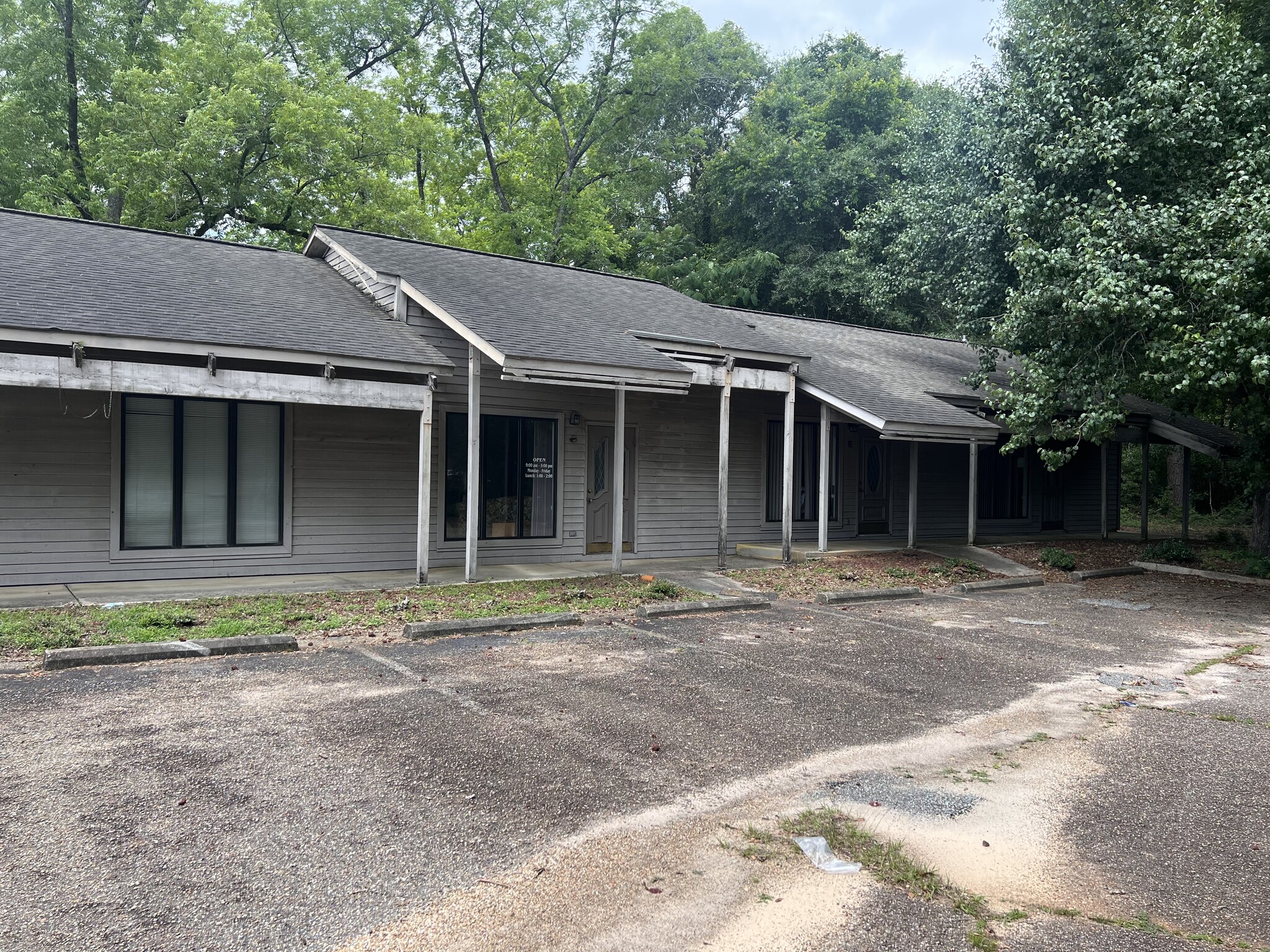 1864 Andrews Ave, Ozark, AL for Sale