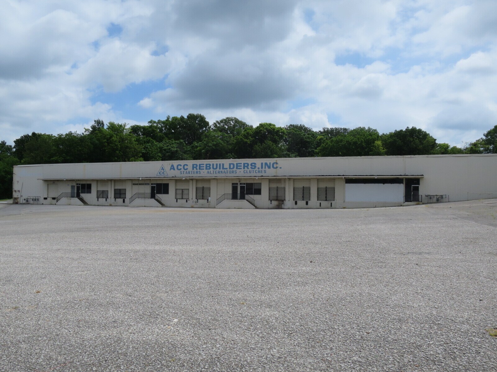845 E E.H. Crump Blvd, Memphis, TN for Sale