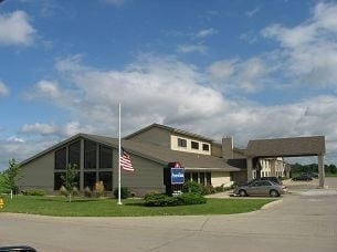 Webster City, IA Hospitality - 411 Closz Dr
