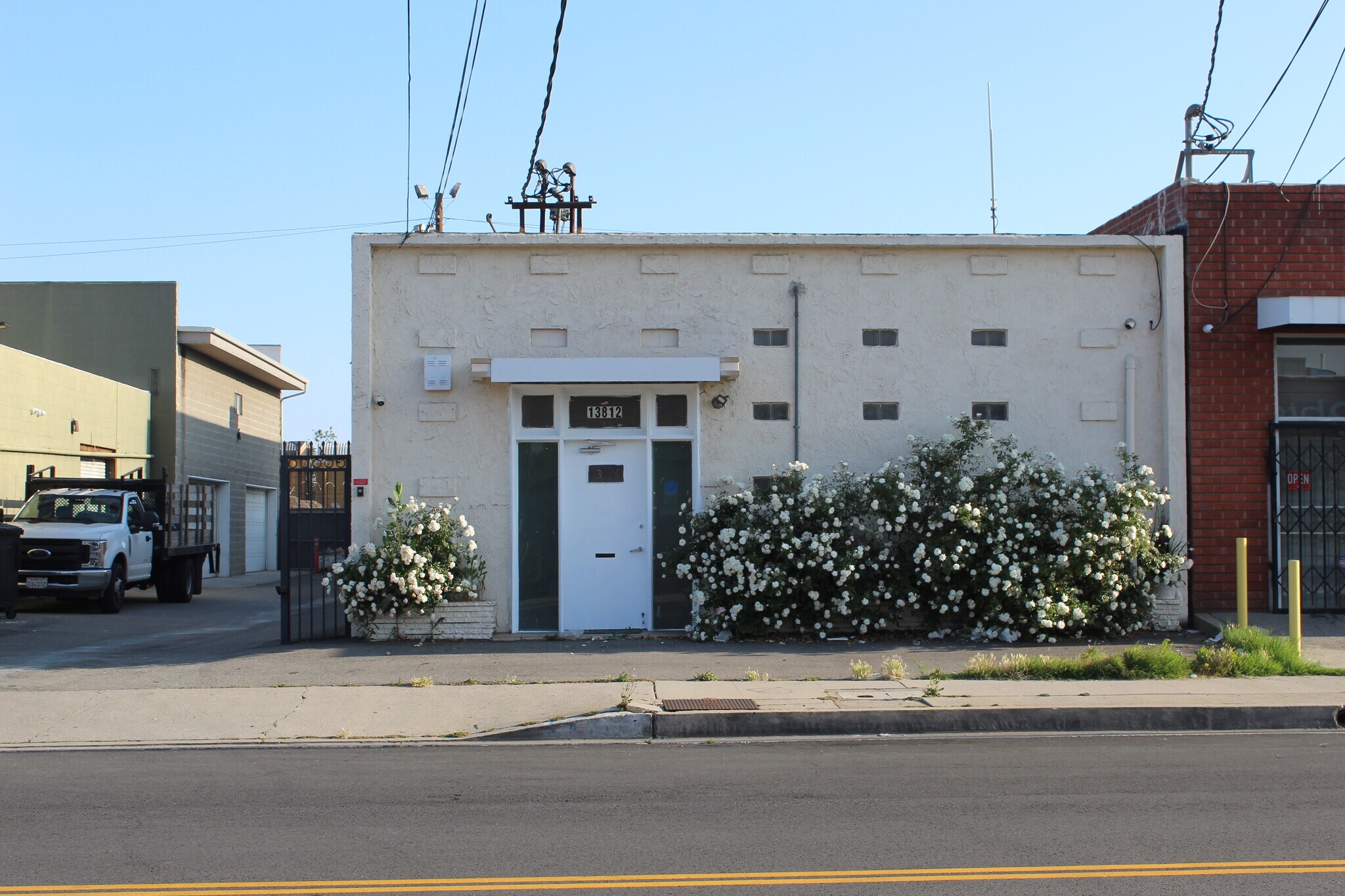 13812 Saticoy St Panorama City, CA 91402 Industrial Property for Sale