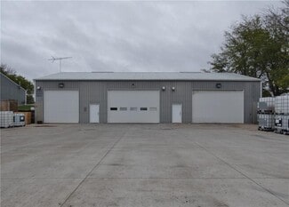 Pella, IA Flex - 2284 Graceland dr