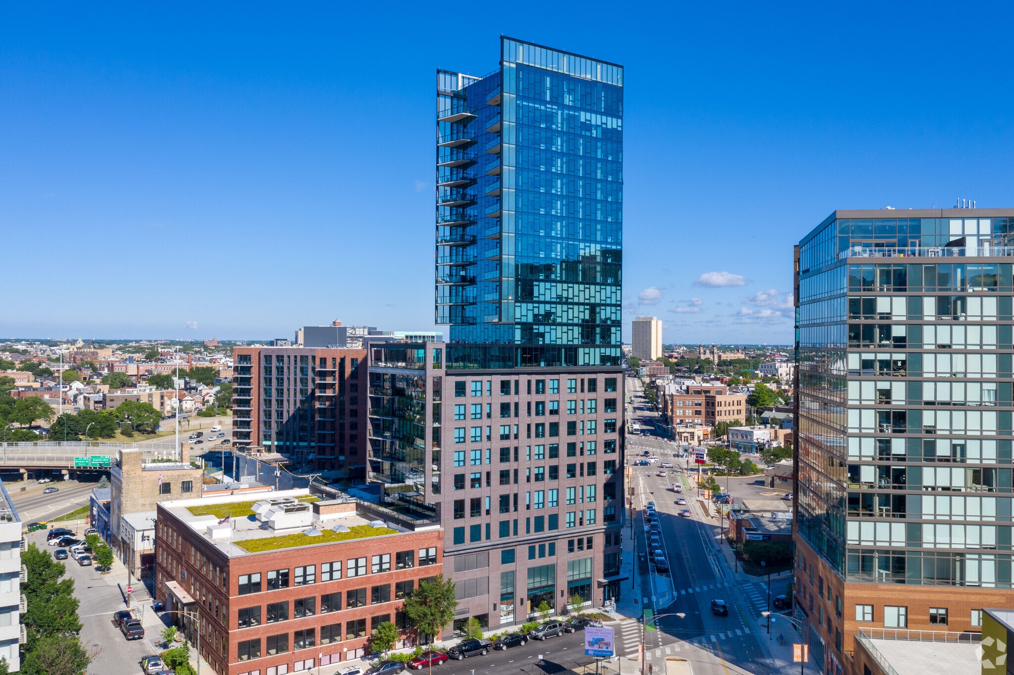 730 N Milwaukee Ave, Chicago, IL for Rent