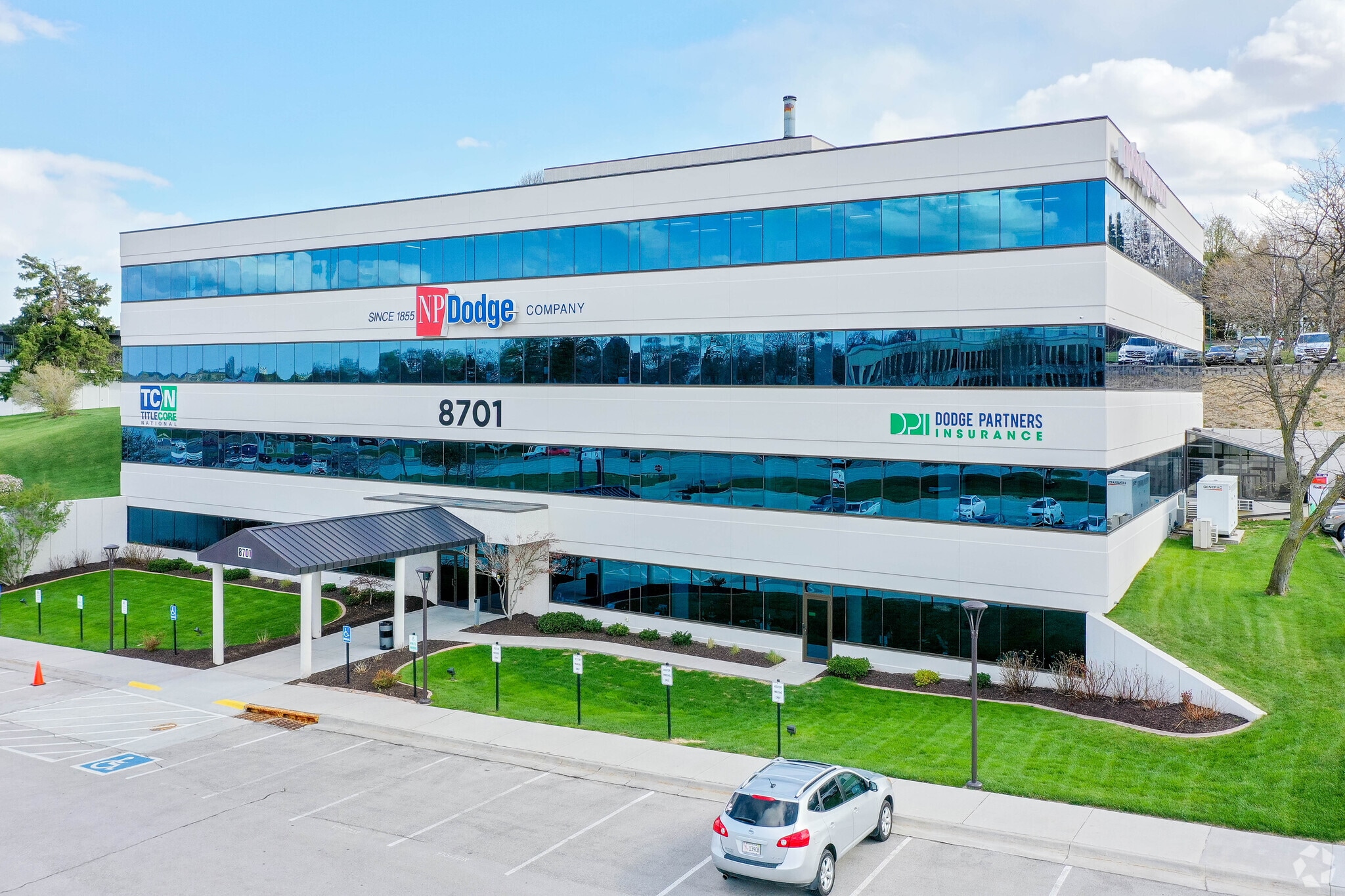 8701 W Dodge Rd, Omaha, NE for Rent