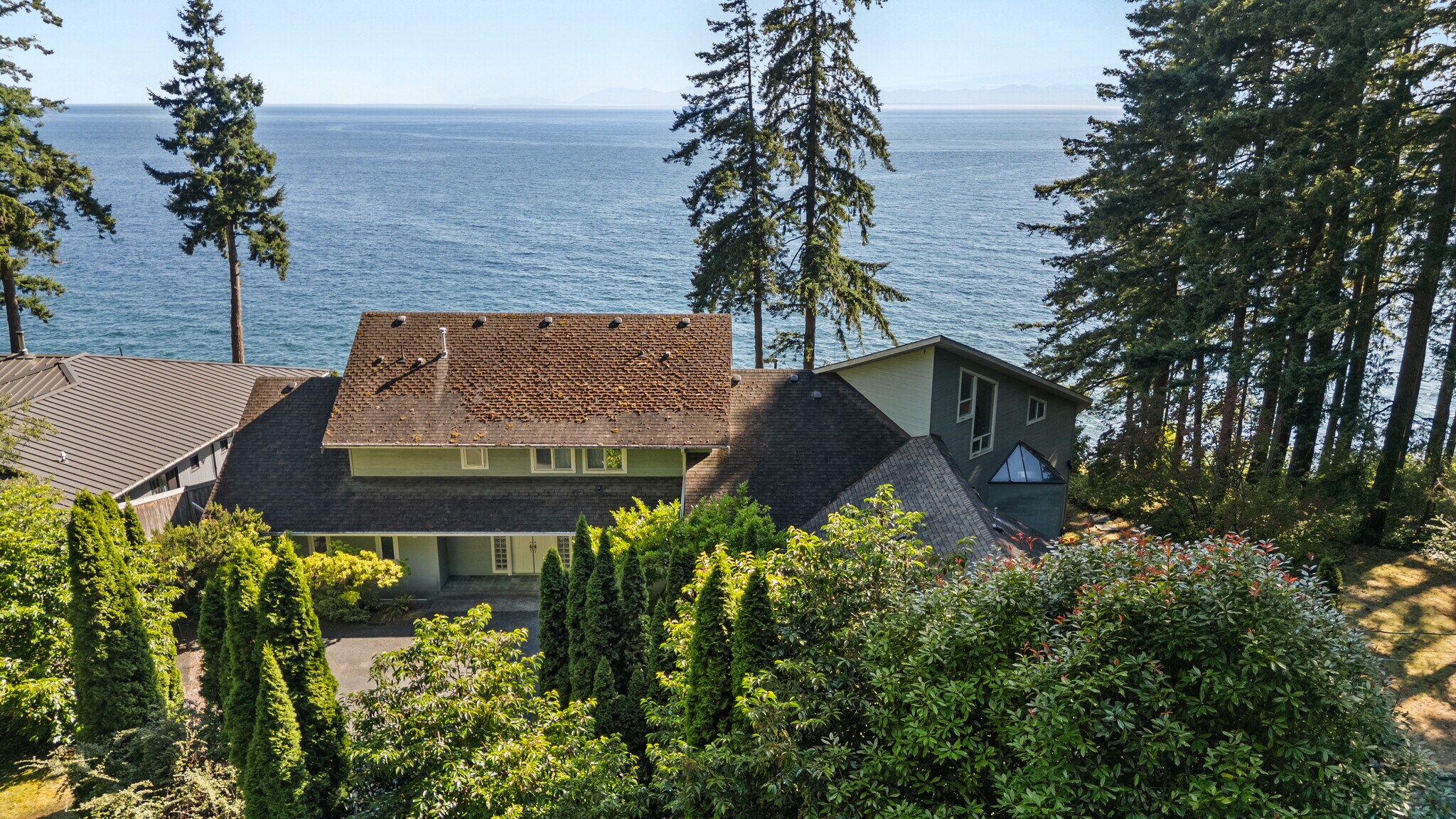 2525 Lower Rd, Roberts Creek, BC for Sale