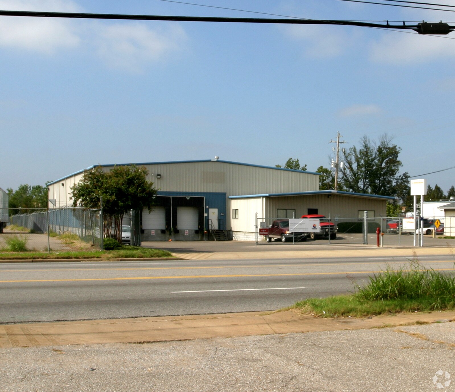 3325 Millbranch Rd, Memphis, TN for Sale