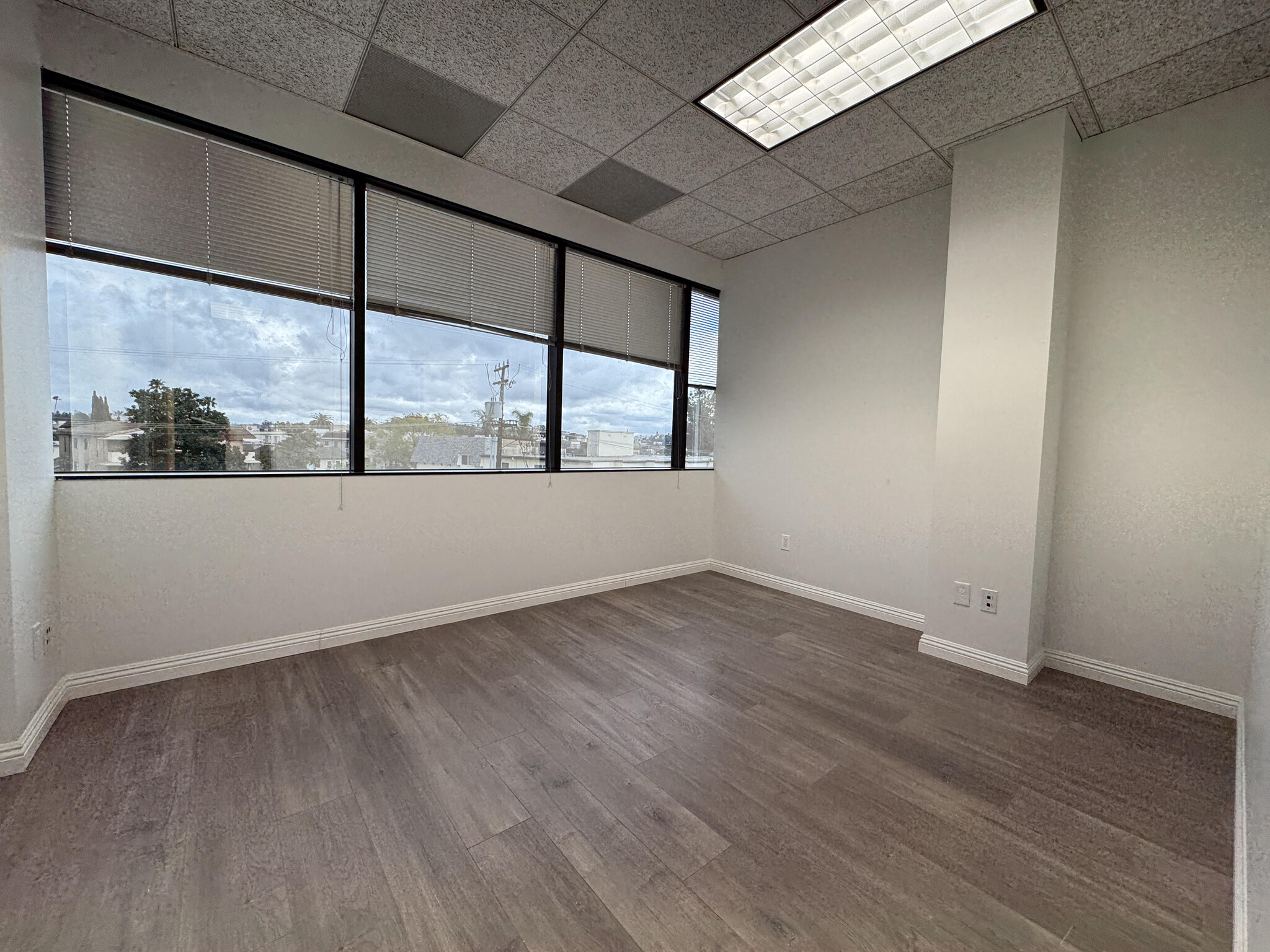 662-720 W Broadway St, Glendale, CA for Rent