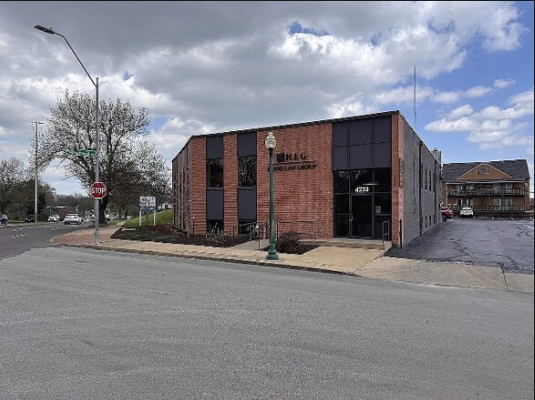 4233 Roanoke Rd, Kansas City, MO for Rent