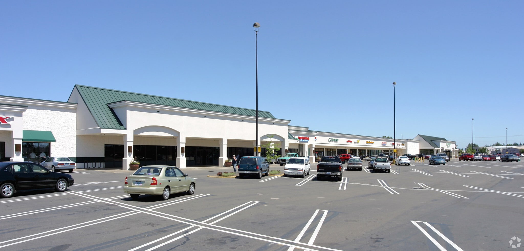 1561-1755 Mount Hood Ave, Woodburn, OR for Rent