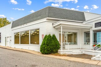 East Hampton, NY Storefront - 53 The Circle