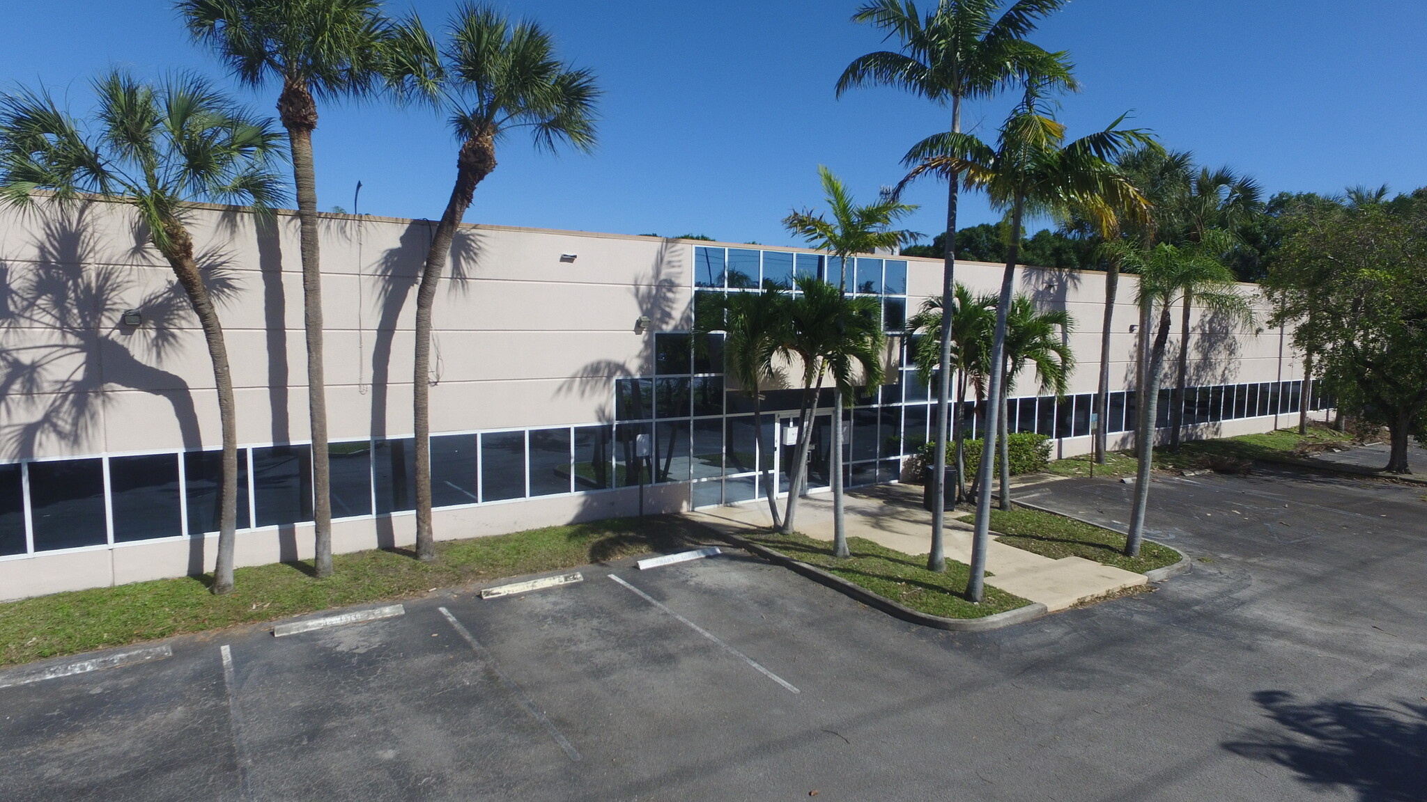 1052 S Powerline Rd, Deerfield Beach, FL for Rent