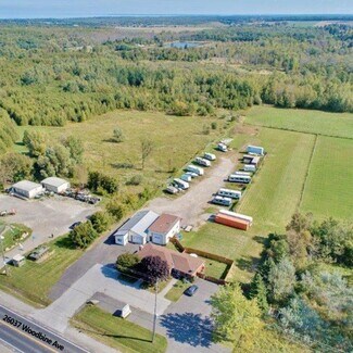 Keswick, ON Commercial - 26037 Woodbine Ave