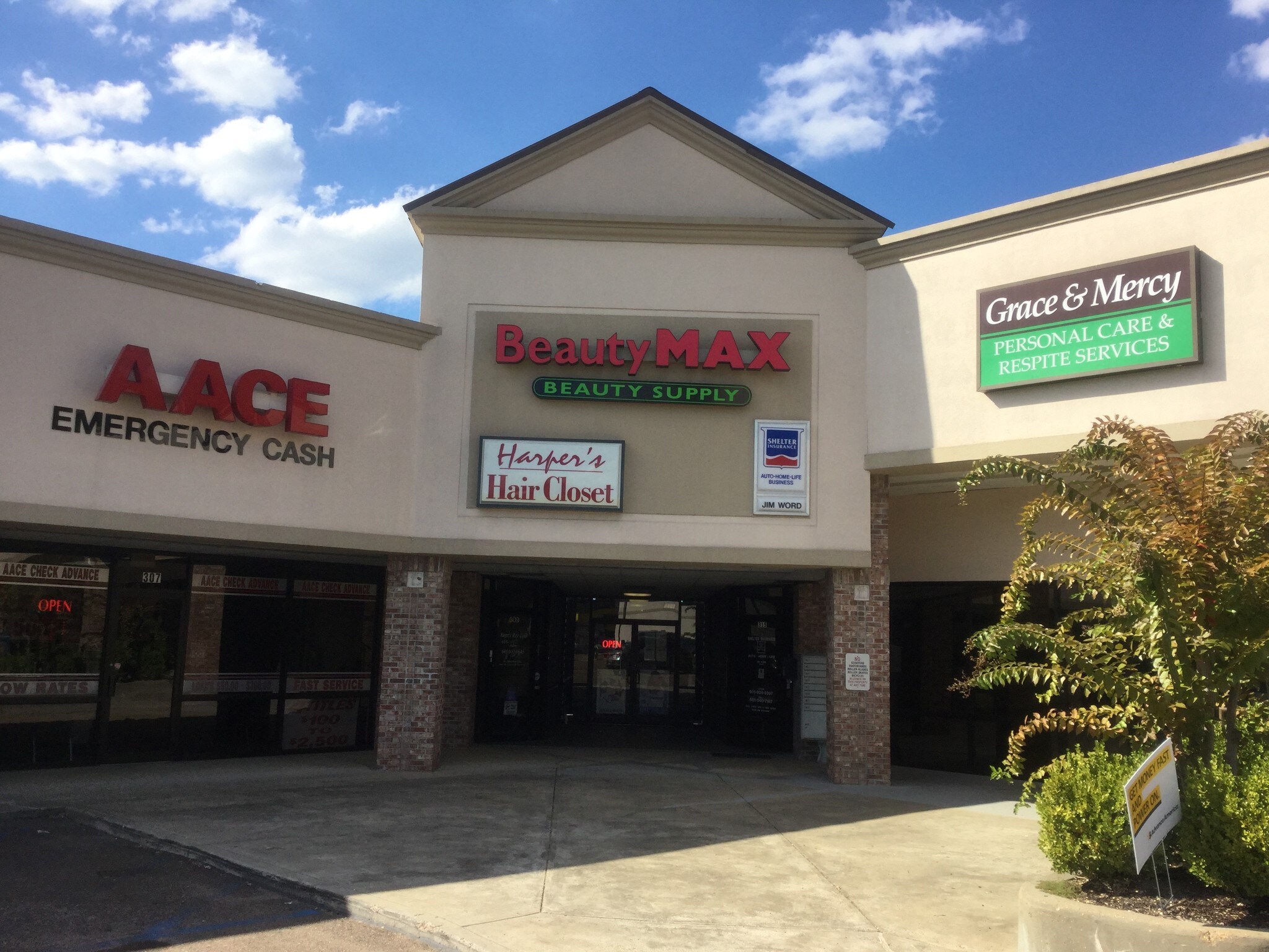 309 Hwy 80 E Clinton, MS 39056 Shopping Center Property for Lease on