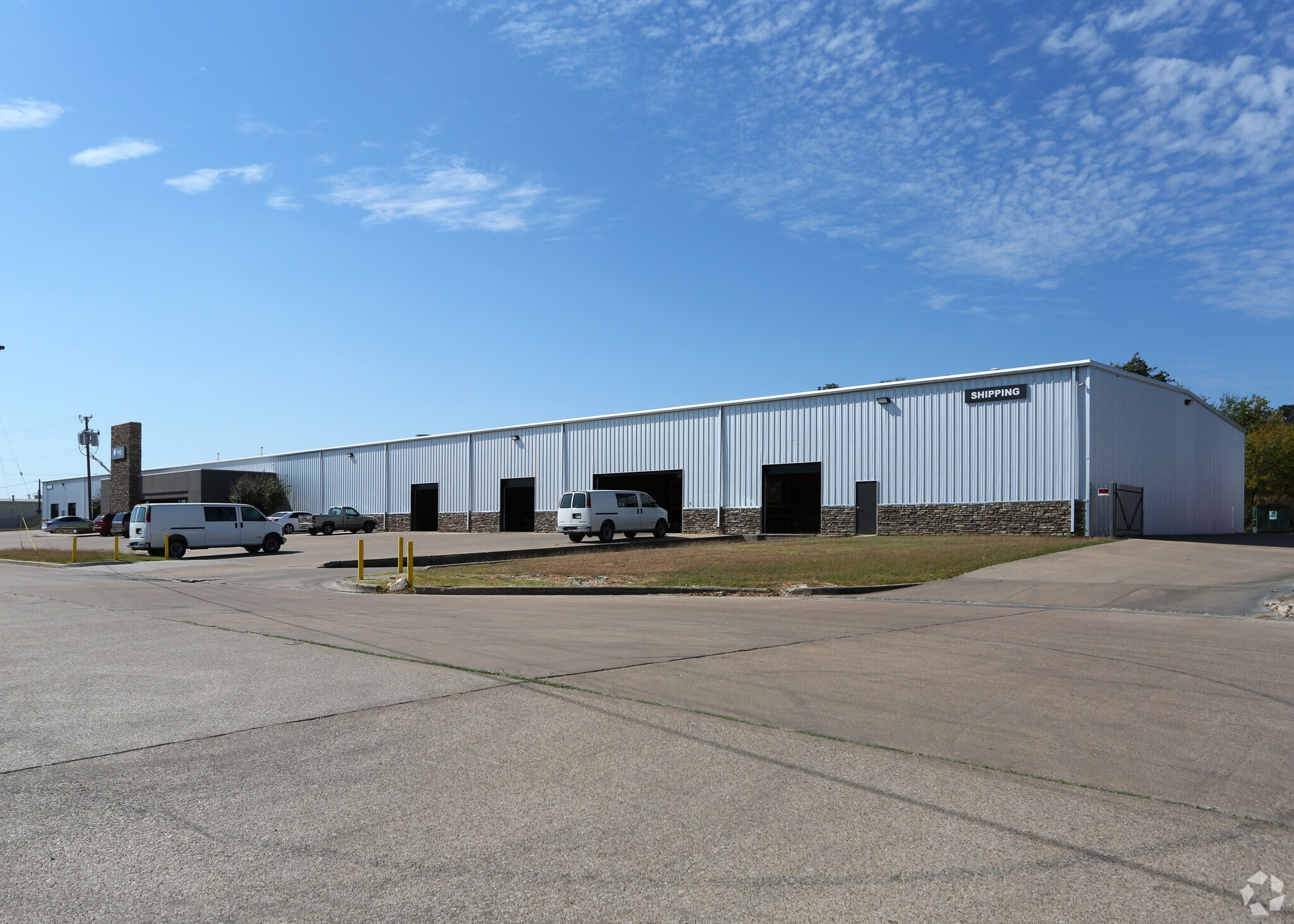 2525 Minnis Dr, Haltom City, TX for Sale