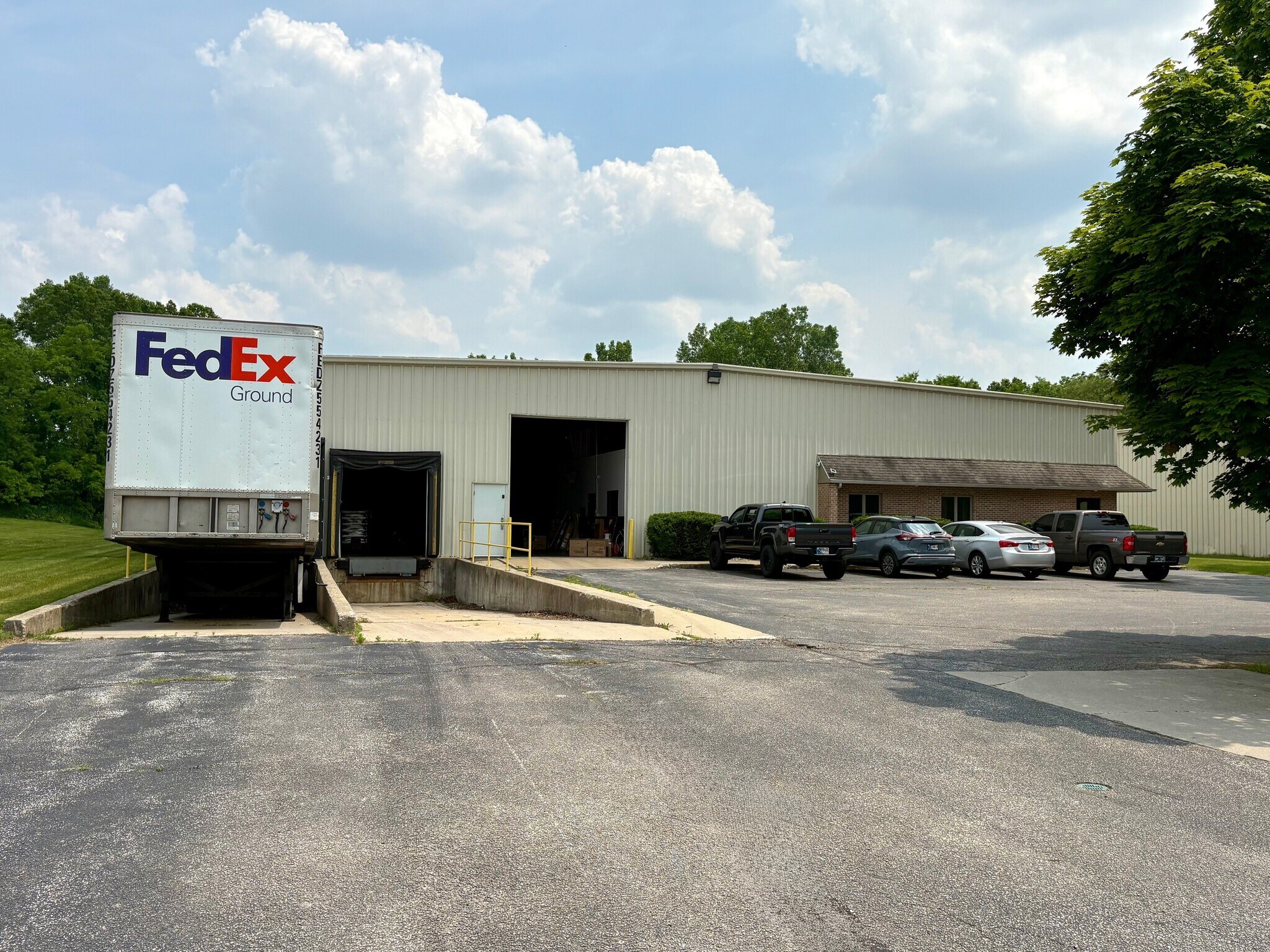 2900 Gateway Dr, Elkhart, IN for Rent