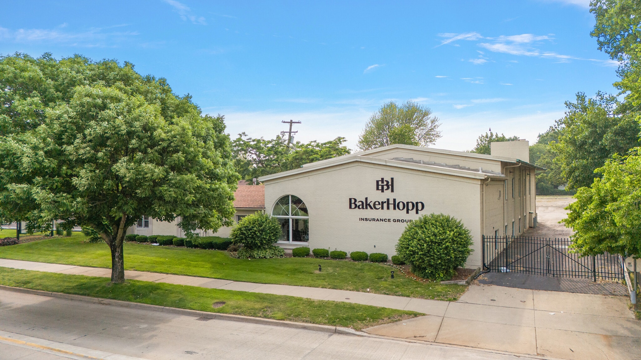 20789 Harper Ave, Harper Woods, MI for Sale