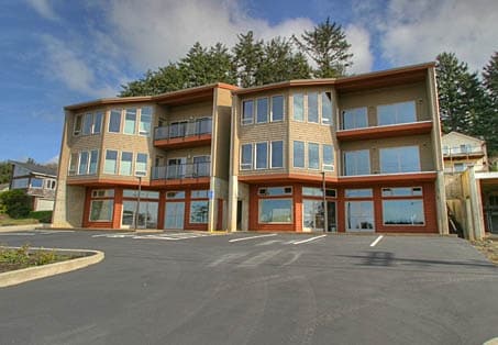 502-504 N US-101 Hwy, Yachats, OR for Sale