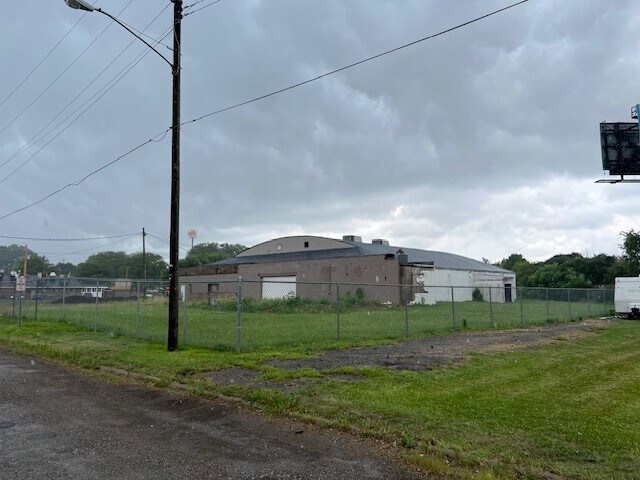 3908 Navarre Rd SW, Canton, OH for Sale